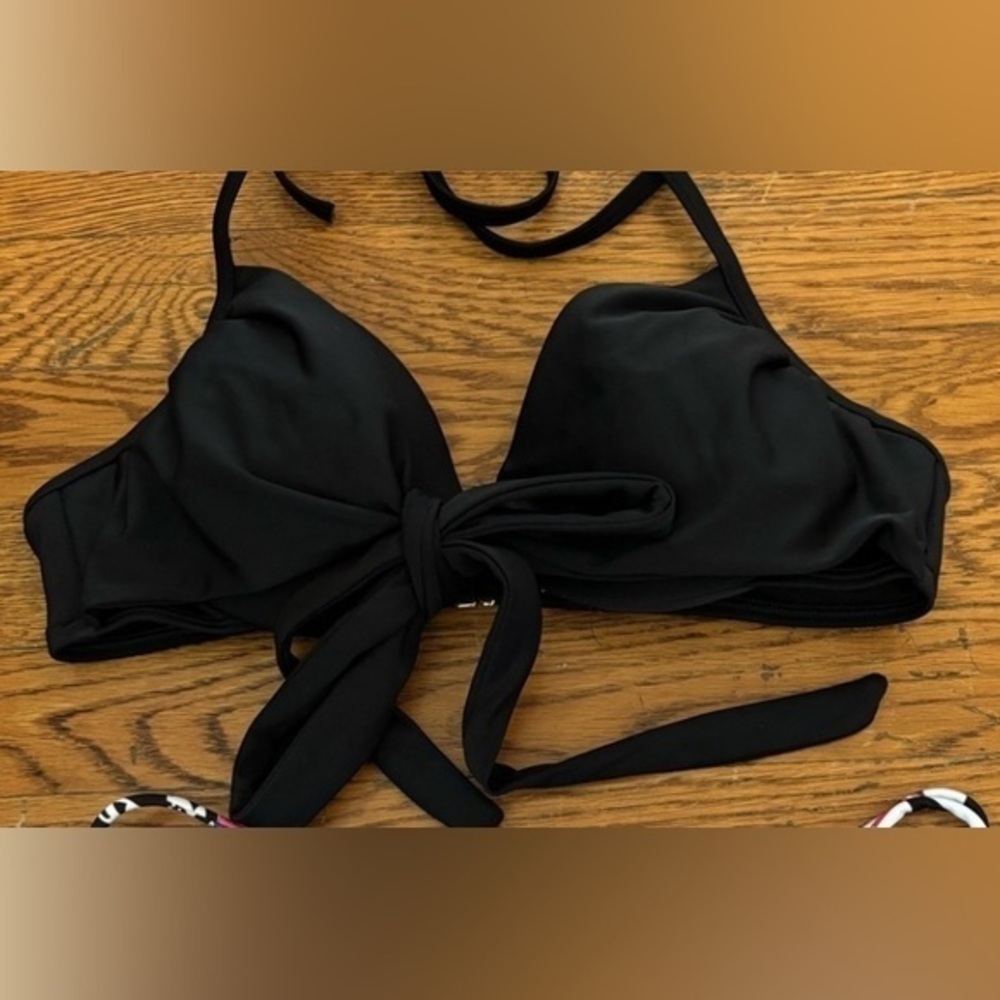 Victoria's Secret molded cup black bikini top size medium